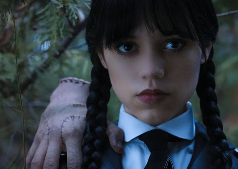 2ª temporada de Wandinha ganha clipe com recado de Mãozinha