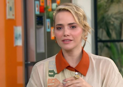 Letícia Colin erra letra de música durante gravação do especial Roberto Carlos