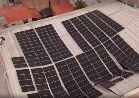 Supermercado é interditado por risco de desabamento