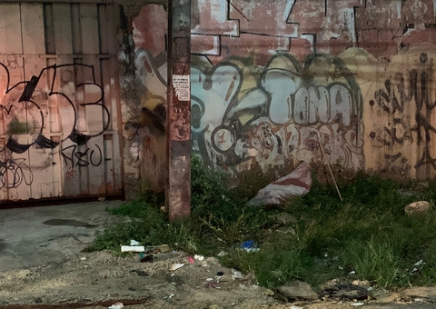 Corpo é encontrado decapitado e sem um braço dentro de saco em Manaus