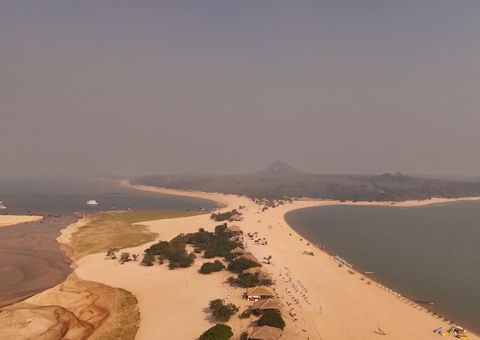 Fumaça das queimadas muda cor do céu no Pará, sede da COP 30