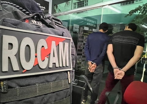 Dupla em moto é presa suspeita de cometer arrastão no Japiim