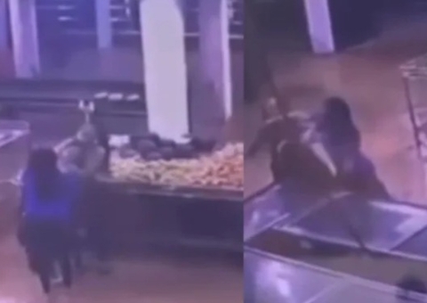 Funcionária reage a assalto e imobiliza criminoso em supermercado