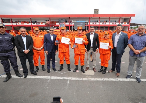 Wilson Lima realiza formatura de 200 novos soldados do Corpo de Bombeiros no Amazonas