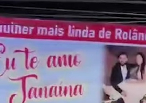Marido surpreende esposa com homenagem em outdoor: 'mais linda de Rolândia'