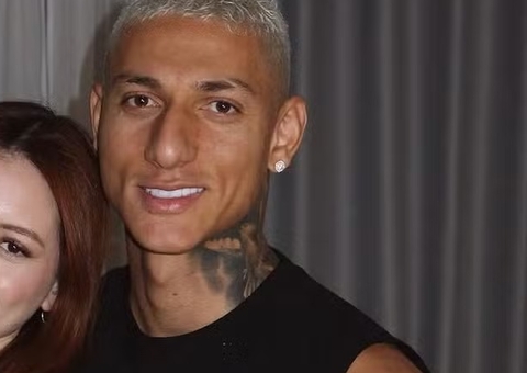Richarlison e namorada anunciam gravidez: 'agora somos três'