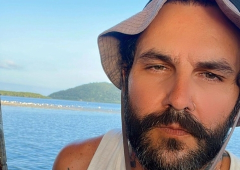 Ex-bbb Wagner Santiago surge com pênis ereto em vídeo de nu frontal