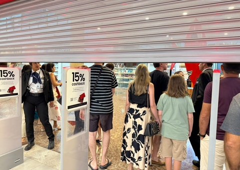 Clientes começam a ser liberados após tiroteio na Vivara do Manauara Shopping