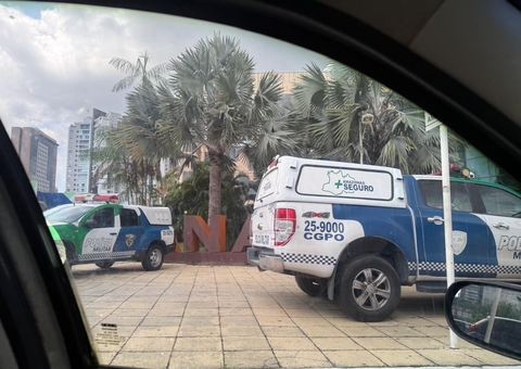 Criminosos roubam carro no estacionamento do Manauara após tiroteio