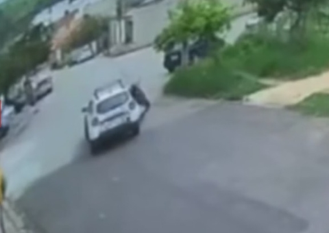 PM atropela homem com viatura e foge sem prestar socorro