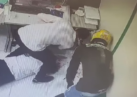 Vídeo: Drogasil é alvo de assaltantes no Japiim