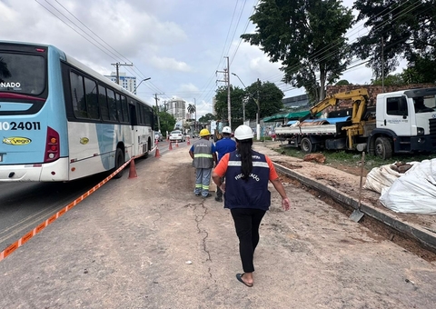 Águas de Manaus é notificada para explicar rompimento de adutora no Adrianópolis
