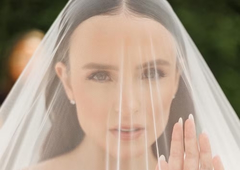 Larissa Manoela se casa pela terceira com André Luiz Frambach; veja fotos