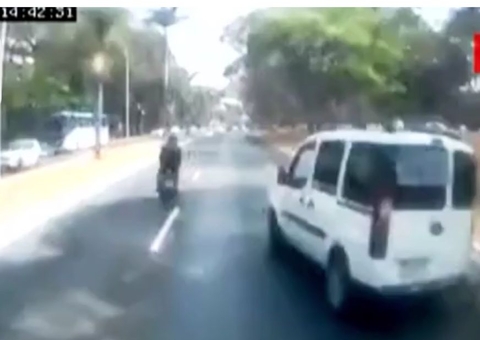 Vídeo: Motorista atropela intencionalmente motociclista e mata vítima no trânsito
