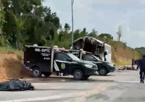 Motorista do ônibus teve a cabeça decepada em grave acidente na AM-010