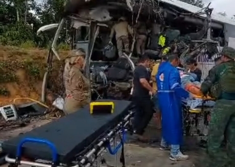 Vídeo mostra resgate de sobreviventes de grave acidente na AM-010