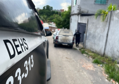 Homem é executado com quase 30 tiros na frente da esposa no Tarumã