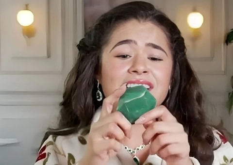 Maisa Silva ganha pedras em amigo secreto do Fantástico e reação viraliza