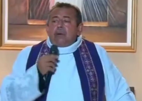 Padre critica ‘troca’ de Jesus por Papai Noel no Natal: "sociedade imunda"