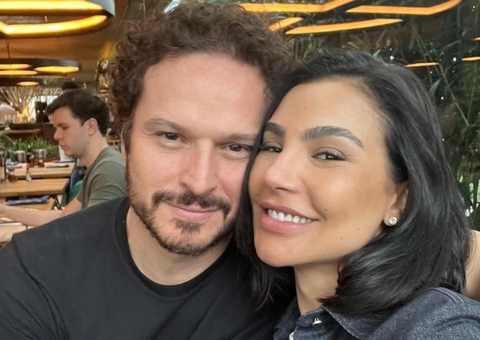 Cintia Chagas assume namoro com deputado 