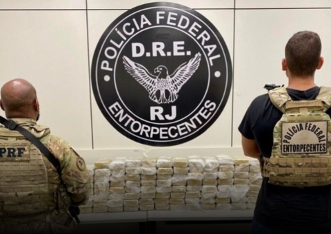 Dois homens são presos por transportar 120 kg de pasta base de cocaína