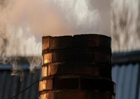 Homem morre após invadir casa por chaminé 