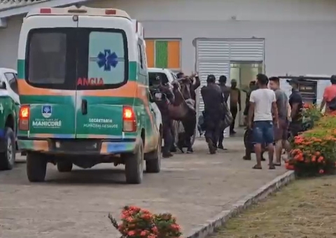 Corpos de piloto e passageiro de avião que caiu em Manicoré são levados para hospital