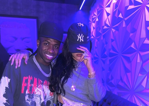 Vini Jr. curte balada com Rihanna em Nova York