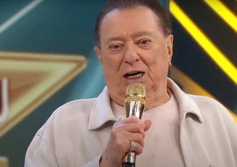 Raul Gil se emociona em último programa no SBT e fala de gratidão a Silvio Santos; vídeo