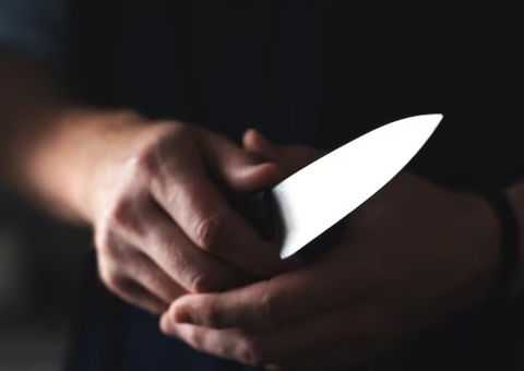 Jovem é preso por esfaquear primos de 9 e 13 anos