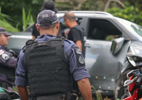Homem é assassinado dentro de carro na véspera de Ano Novo em Manaus