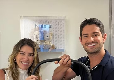 Alexandre Pato mostra fotos inéditas do filho com Silvio Santos ao abrir álbum de família