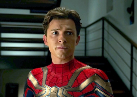 Tom Holland interrompe briga em supermercado após ser reconhecido