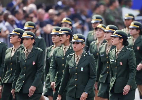 Sete mil mulheres se alistam no serviço militar em 2 dias