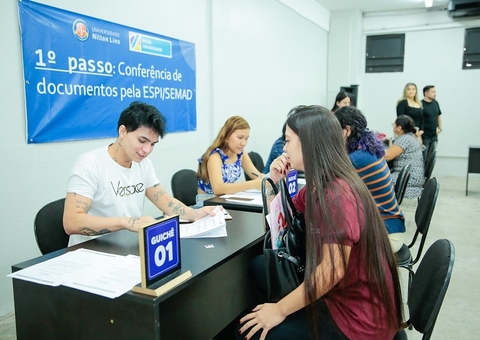 Prazo de entrega de documentos para Bolsa Universidade encerra nesta sexta