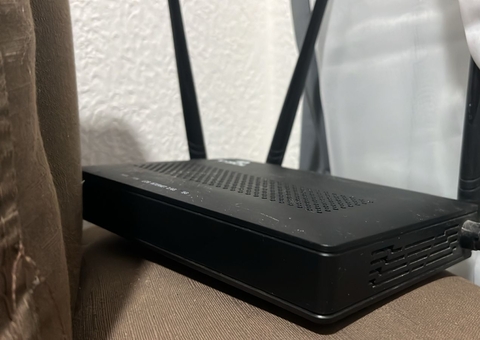 Idosa é agredida pelo marido por não dividir senha do Wi-Fi 