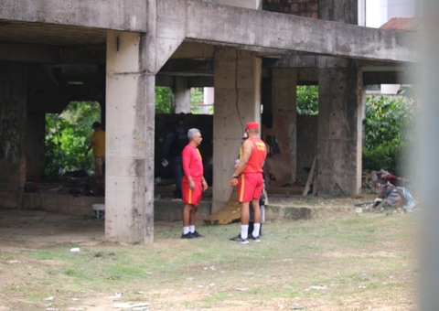 Moradores de rua são achados degolados em prédio abandonado na Chapada