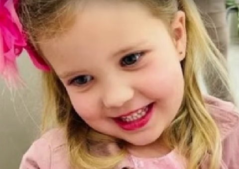 Menina de 4 anos é morta a facadas pela própria irmã