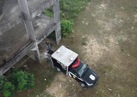 Morador de rua degolado em prédio teve o braço decepado em luta com assassino