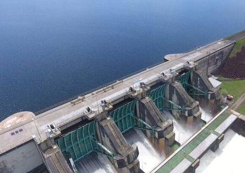 Peixes desaparecem de rio após construção de hidrelétrica no Amazonas