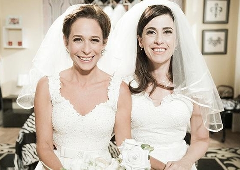 Popularidade de Fernanda Torres faz 'Entre Tapas e Beijos' explodir no streaming