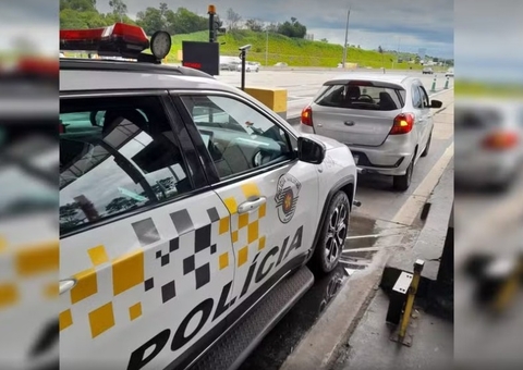 Passageira descobre trajeto errado, puxa freio de mão e motorista de app é preso