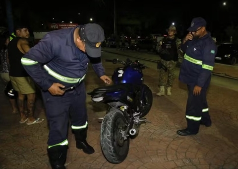 Operação contra 'rolezinhos' termina com prisão, remoção de veículos e multas em Manaus