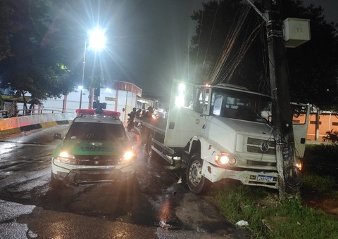 Motorista de caminhão é morto após se envolver em acidente no Terra Nova