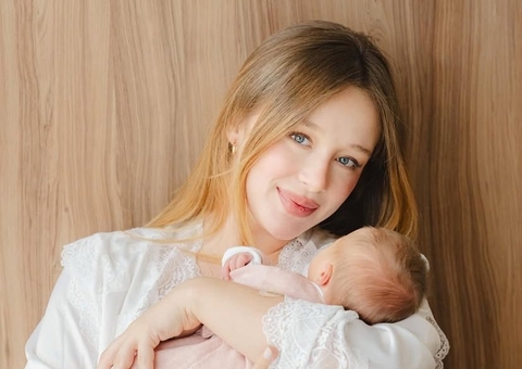 Duda Reis mostra barriga 15 dias após parto