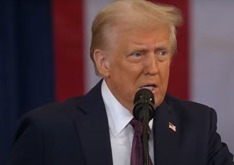 Trump deve assinar dez decretos sobre imigração após posse