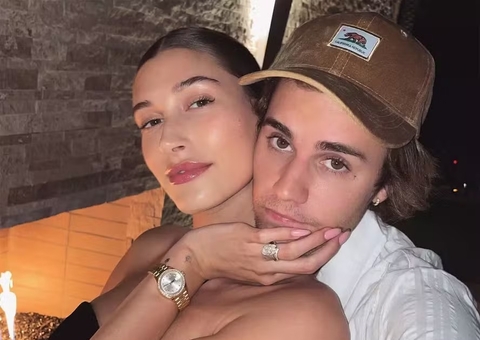 Justin Bieber deixa de seguir Hailey Bieber no Instagram e levanta rumores de crise no casamento