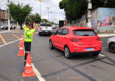 Trânsito é alterado na Constantino Nery a partir desta terça; veja mudanças