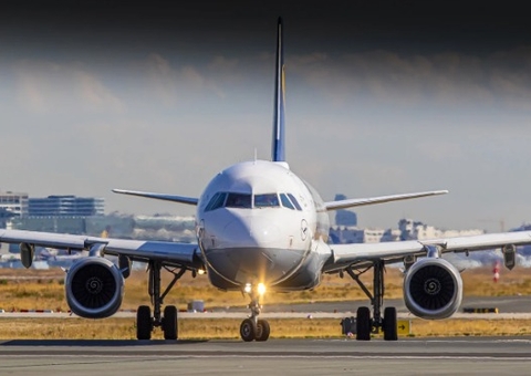 Passageiro tatuado ou com roupa decotada pode ser barrado por companhia aérea