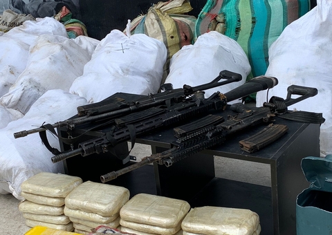 Narcotraficantes abrem fogo contra polícia no AM; tonelada de drogas foi apreendida